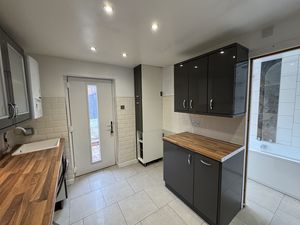 Photo 7- click for photo gallery